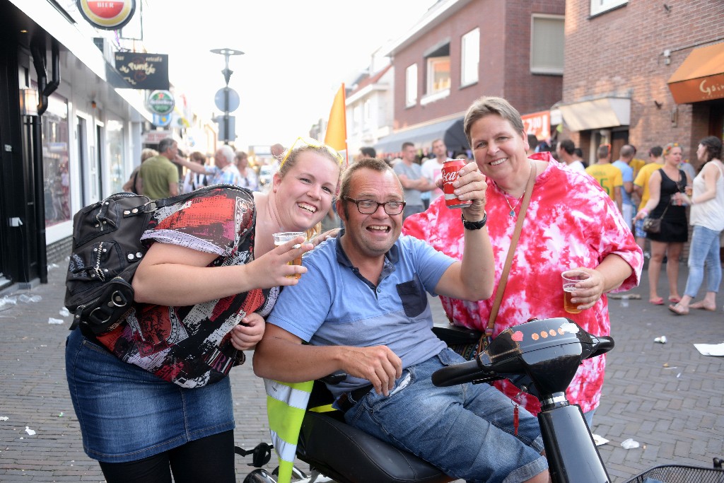 ../Images/Zomercarnaval Noordwijkerhout 318.jpg